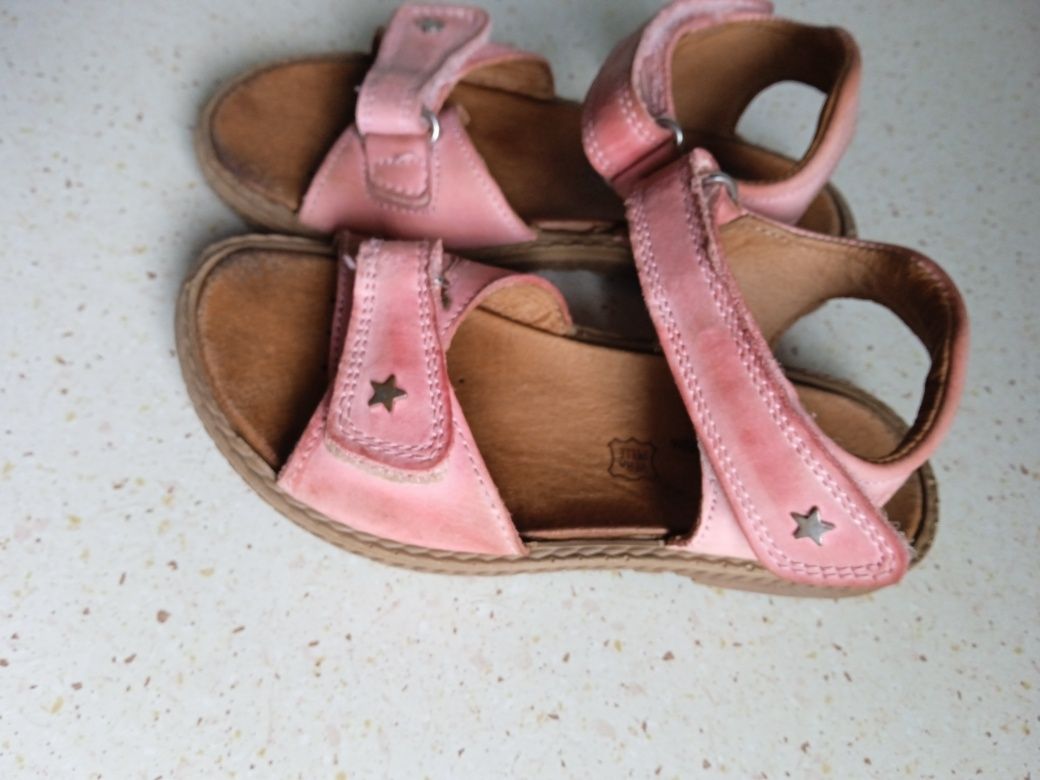 Używane sandały dla dziewczynki prymigi 29