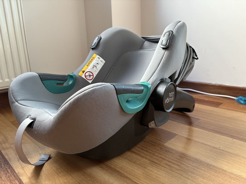 Britax BabySafe ISense Frost Grey | fotelik niemowlecy | past/baza