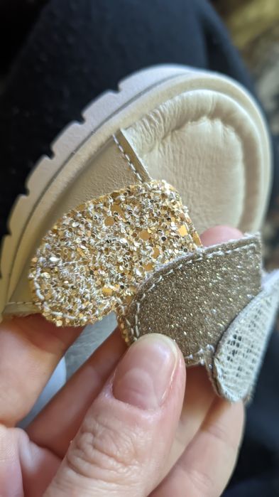 Шкіряні босоніжки на дівчинку 30 розмір