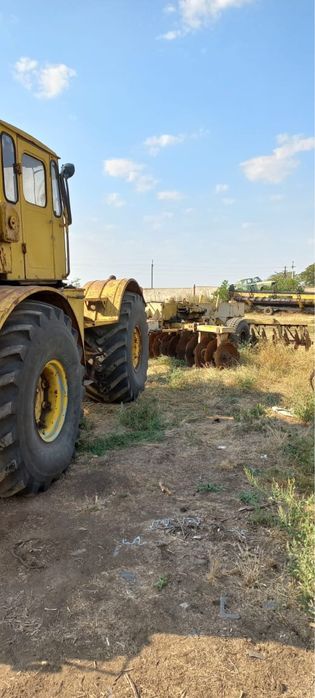 Трактор К-701 в рабочем состоянии
