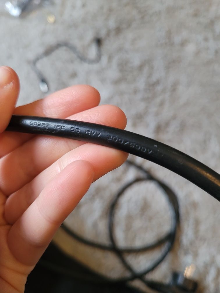 Kabel do stacjonarnego komputera