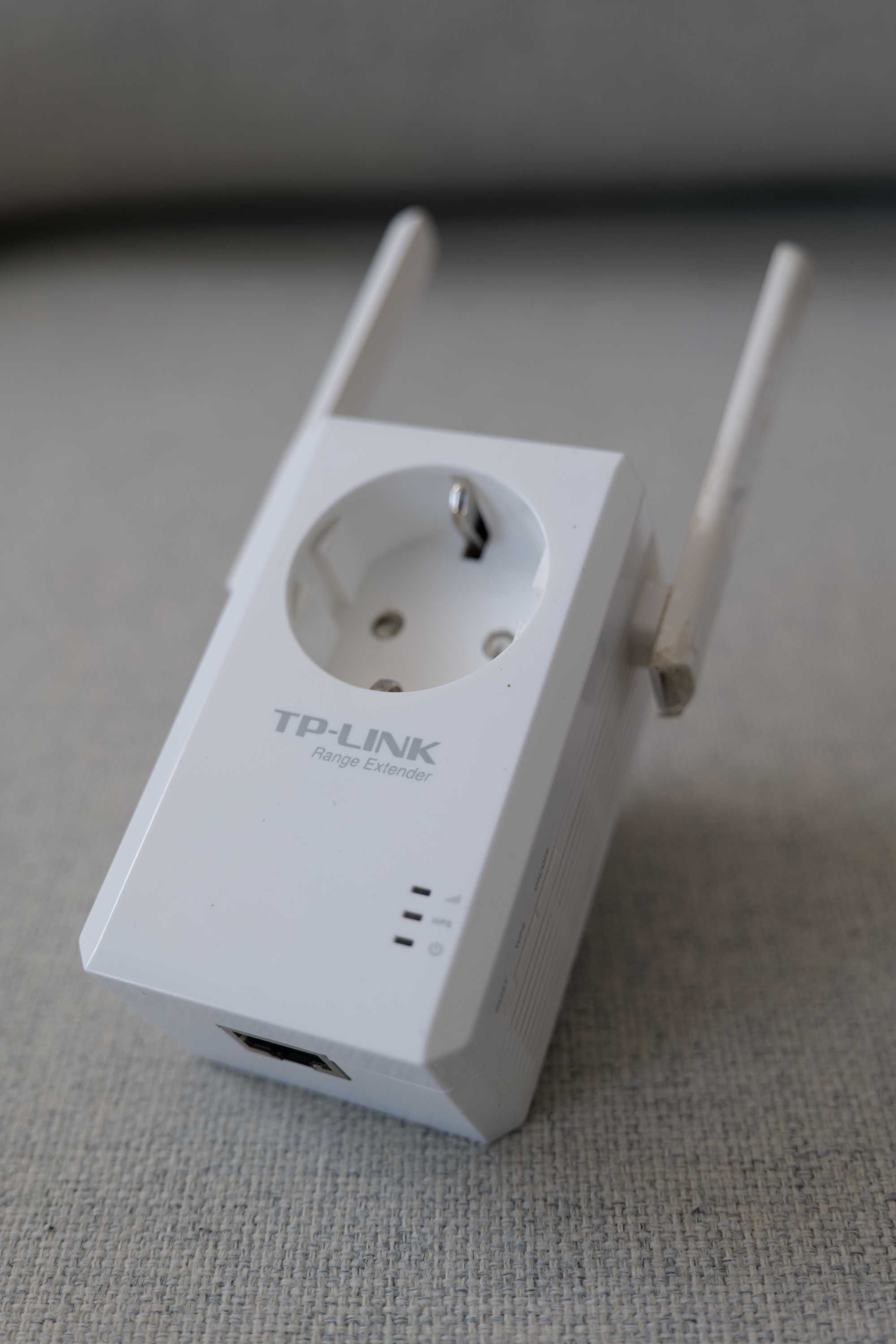 TP-Link TL-WA860RE LAN (802.11b/g/n 300Mb/s) plug repeater