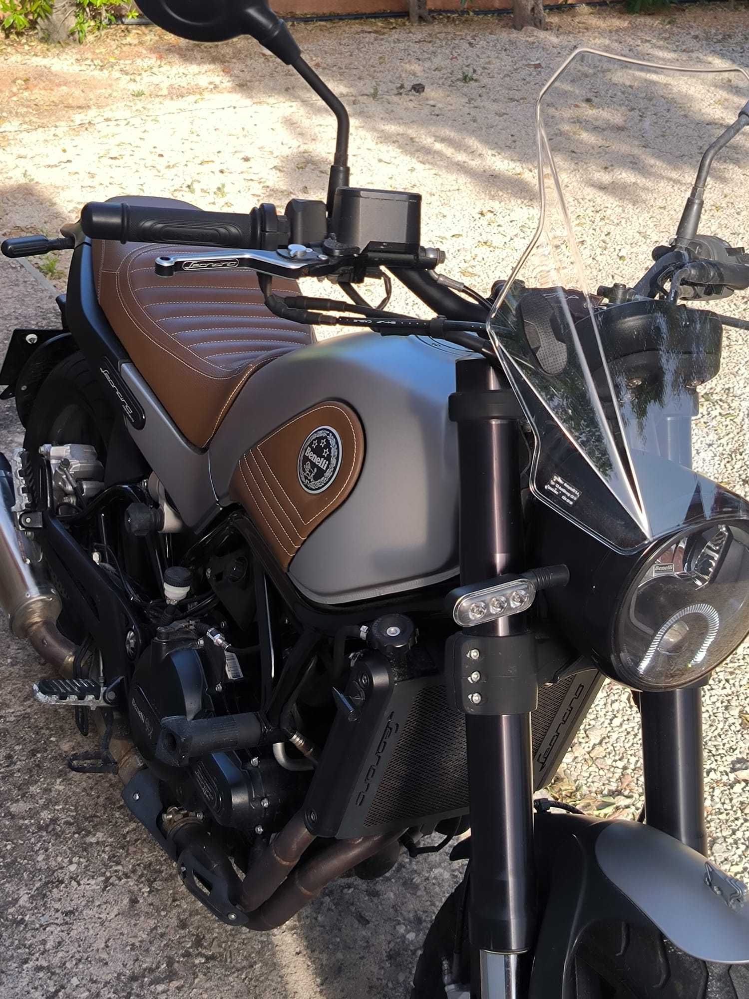 Vendo Moto Benelii Leoncino 500
