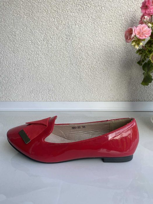Ferrretti buty damskie baleriny lakierki czerwone 38 czółenka