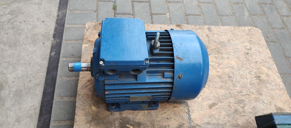 Silnik elektryczny 3kW 4kw 1440 obr i 2.2kw 1430obr. 2860obr.