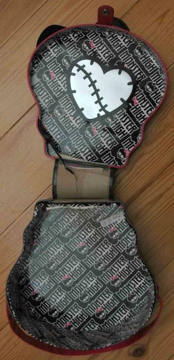 Kuferek monster high i monster mind torba i piterek