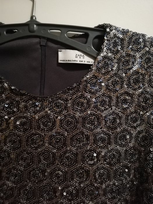 Vestido lantejoulas cinzento e azul ZARA