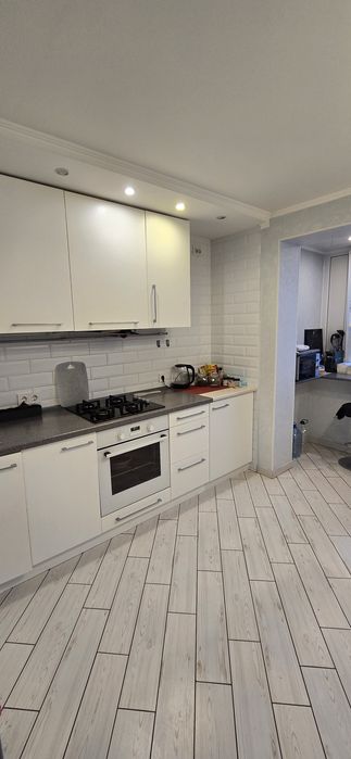 Без  комісії.   Пл.Оболонська  3   Двокімнатна