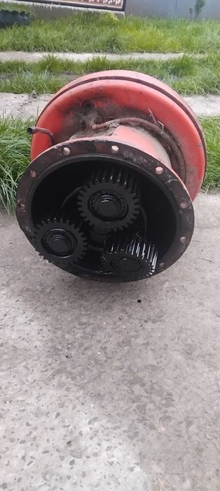 У гарному стані знятий із робочого комбайна