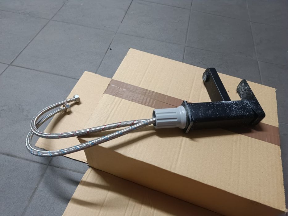 Oferta Torneira de WC água quente e fria