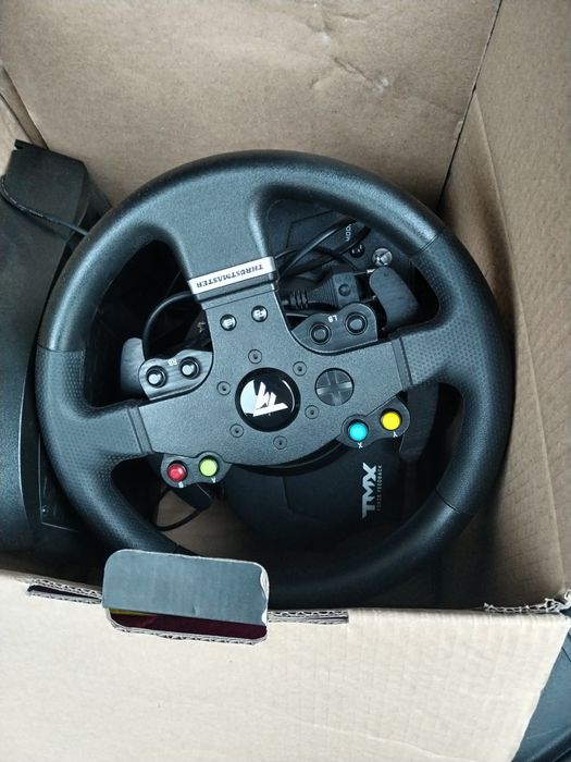 Volante com pedais trustmaster tmx force