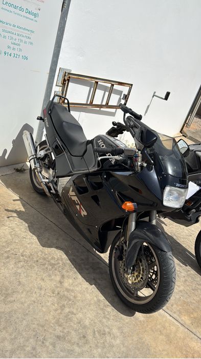Honda VFR 750f interceptor - classica,potente e impecavel