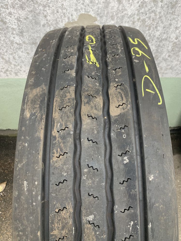 D95. 315/80/22,5 Uniroyal FH40