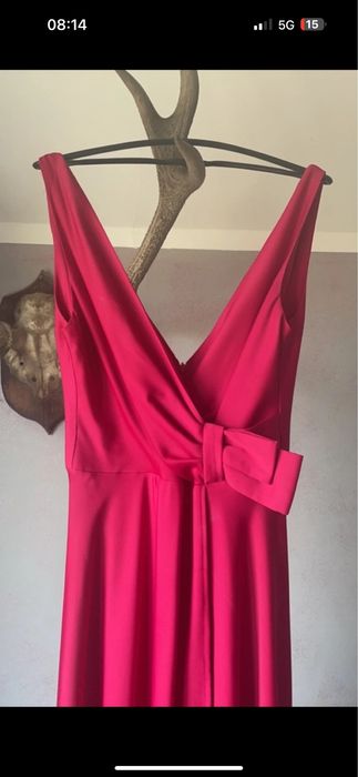 Różowa długa sukienka