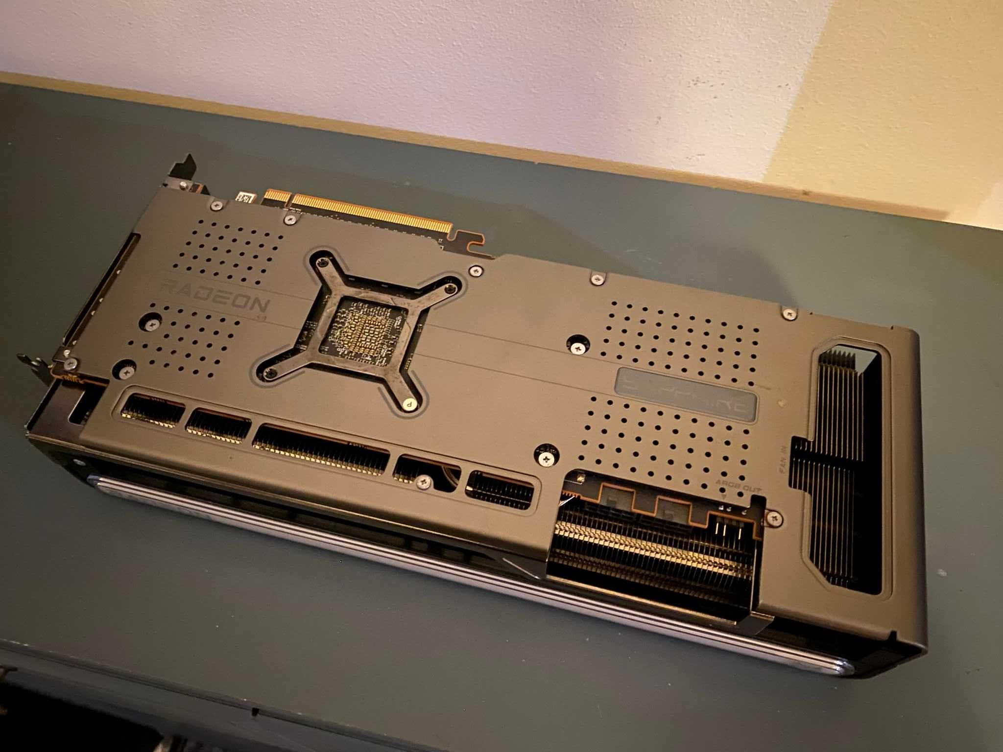 AMD Radeon RX 7800 XT (Sapphire Nitro+ OC) 16GB GDDR6