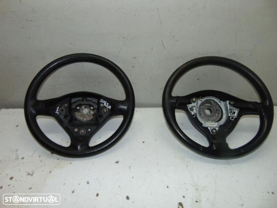 Seat Ibiza modelo 2000 volante