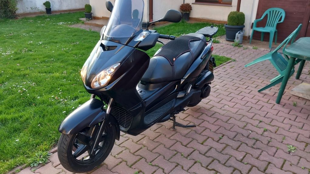 Yamaha x-max 250