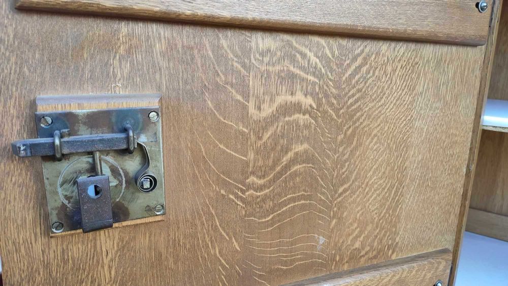 Komplet mebli drewnianych kredens stół krzesła