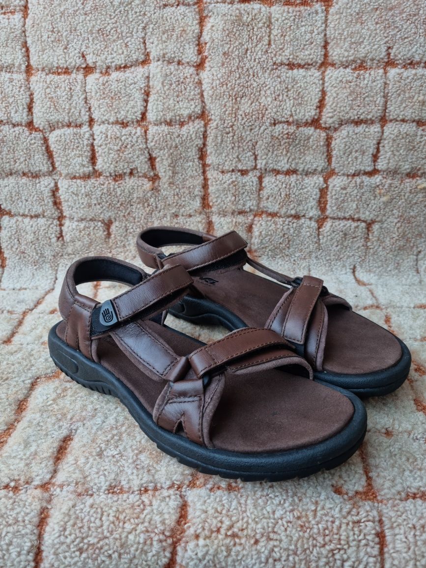 Сандалии кожаные Teva