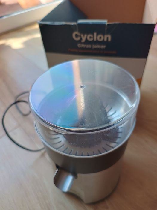 Wyciskarka wyciskacz do cytrusów cytryn pomarańczy DUKA