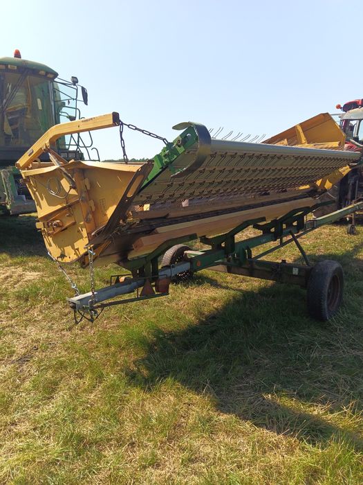 Podbieracz pokosu pkachtowy