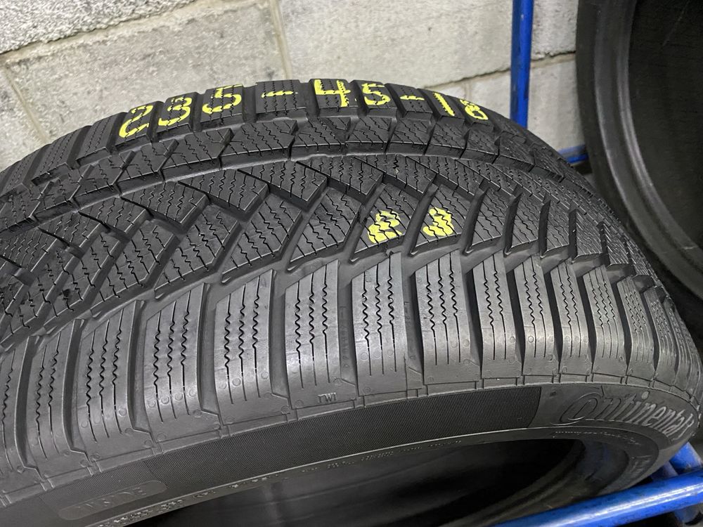 Зимові шини 235/45 R18 CONTINENTAL