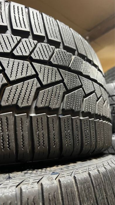 Комплект зимової гуми 245/40/19 Continental