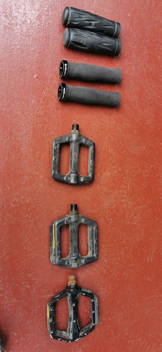 Продам ручки для велосипеда + педалі