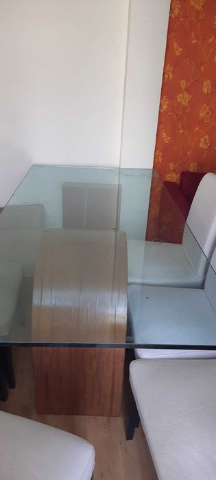 Mesa de 2 cm,em vidro sem as cadeiras