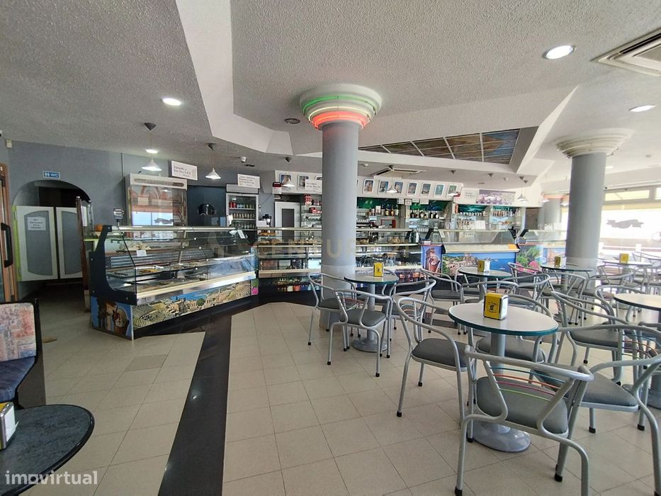 Café, Pastelaria e Gelataria localizado na deslumbrante praia de Santa