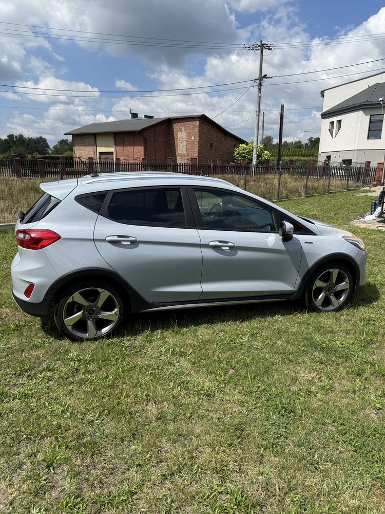 Ford fiesta active 1.0 ecoboost 140km