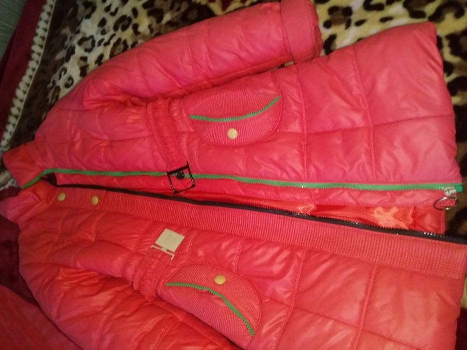 Пуховик для дівчинки