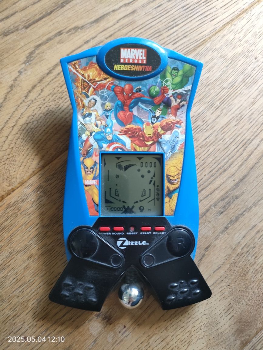 Gierka gra elektroniczna Marvel Heroes Zizzle