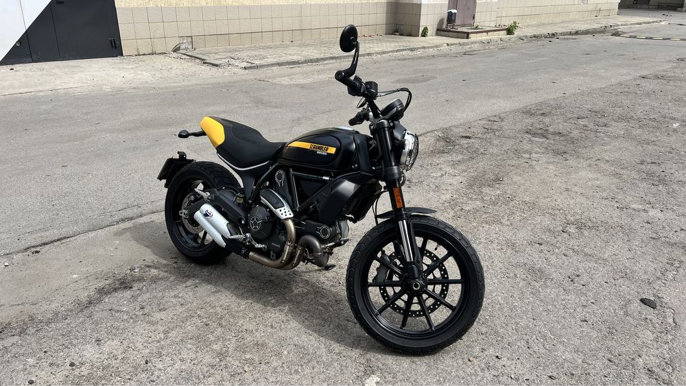 Ducati Scrambler в ідеальному стані