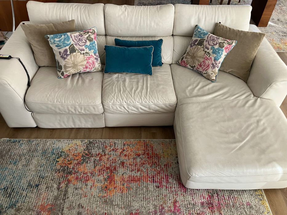 Descida de preço! Sofá pele branco com chaise e banco reclinável