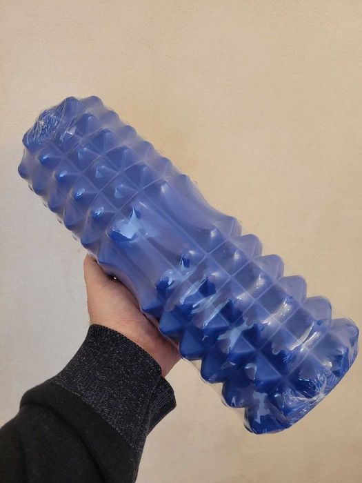 Массажный валик для ног спины EVA 33 х 12 см с выемкой под позвоночник