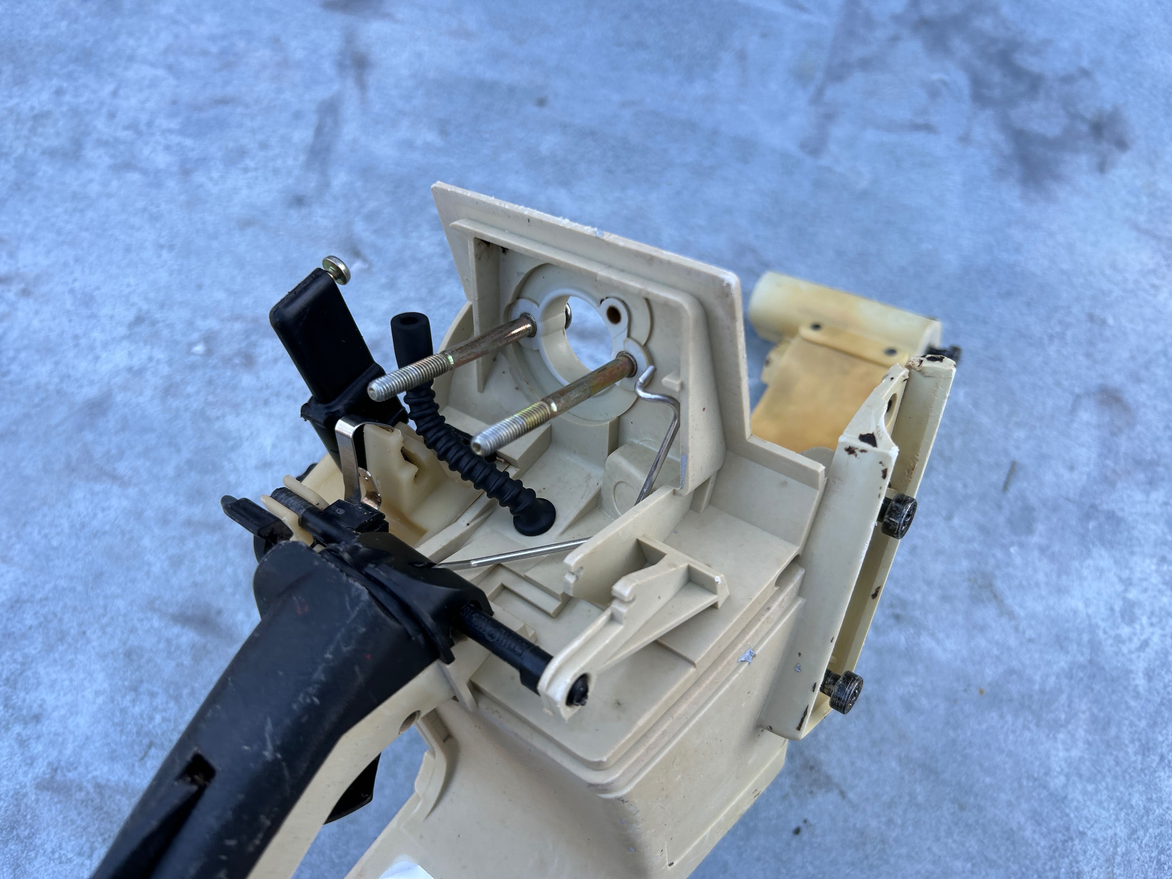ZBIORNIK PALIWA Bak UCHWYT STIHL 034 036 Stihl 034AV MS360 MS 340 (109