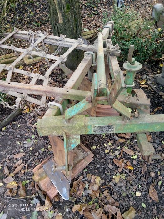 Продається плуг трьохкорпусний