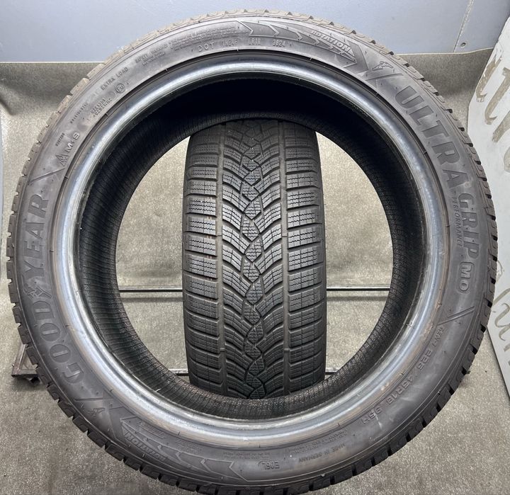 Шини 2024р 8мм як Нові зима 225 45 R18 Goodyear UltraGrip зимові пара