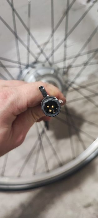 Przednie koło elektryczne Giant 36V syncdrive