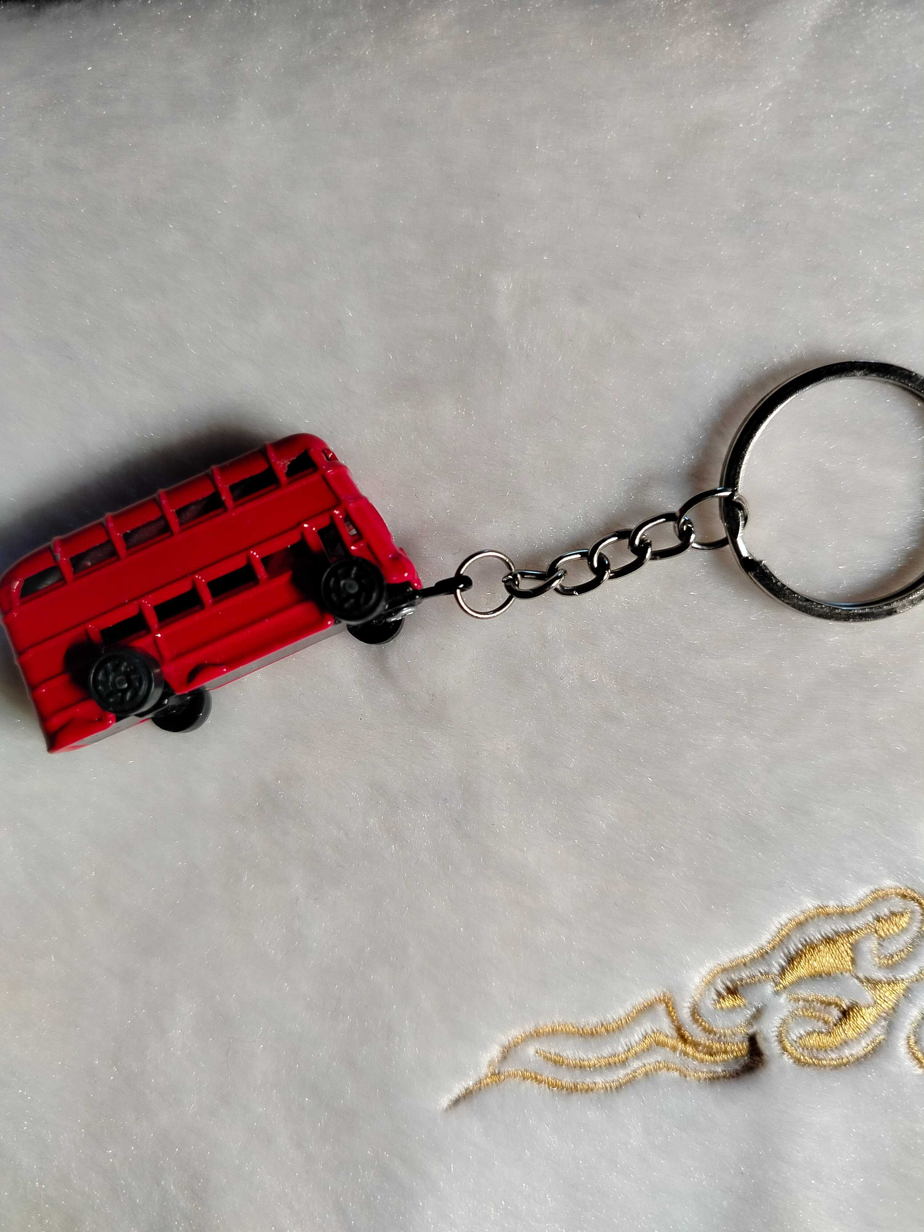 Bryloczek do kluczy London Red Bus