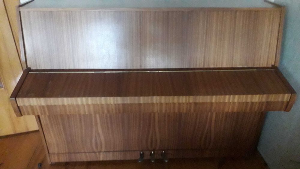 Pianino firmy  CALISJA