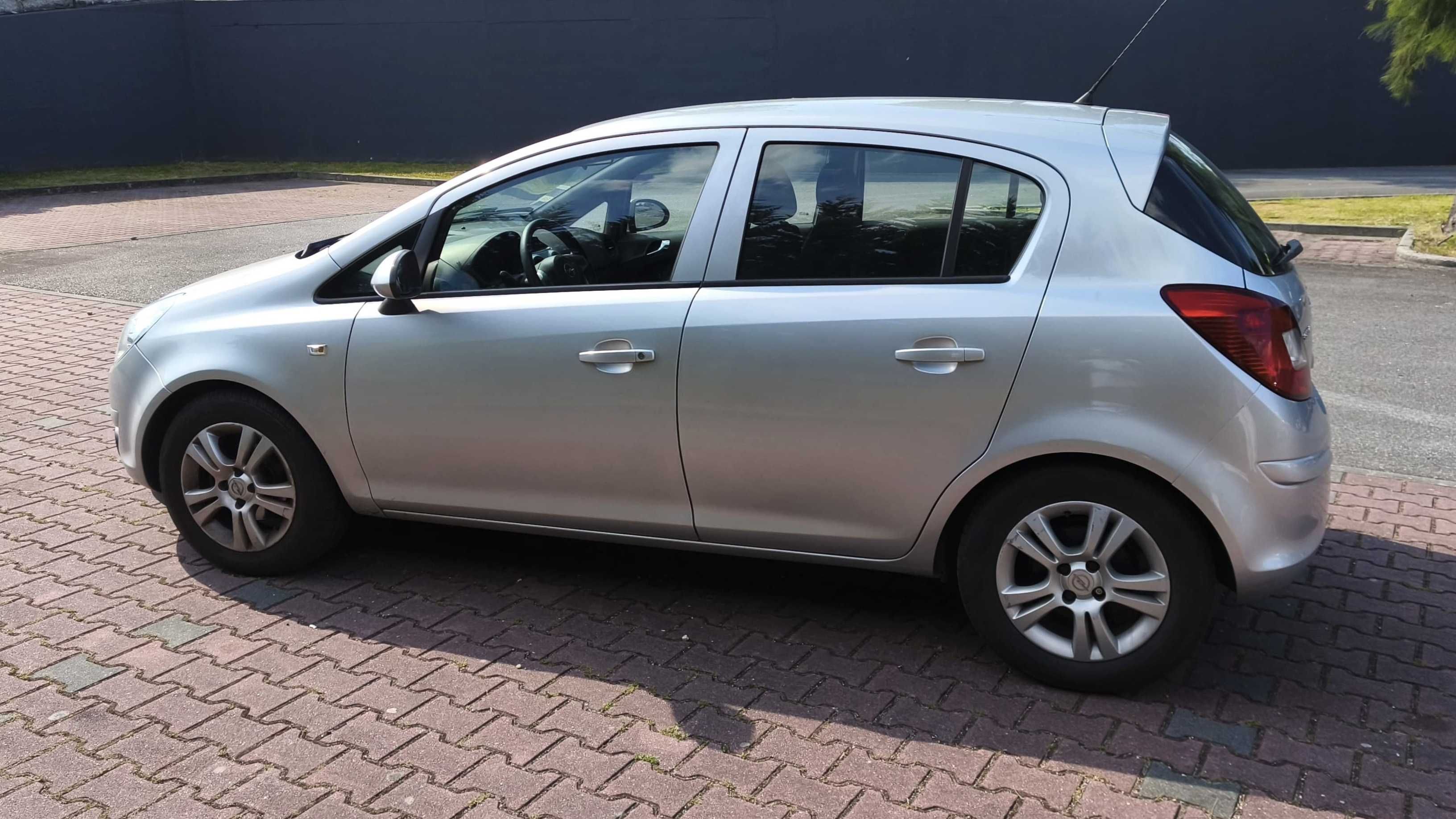 Opel Corsa 1.2 2010 c/151.000km