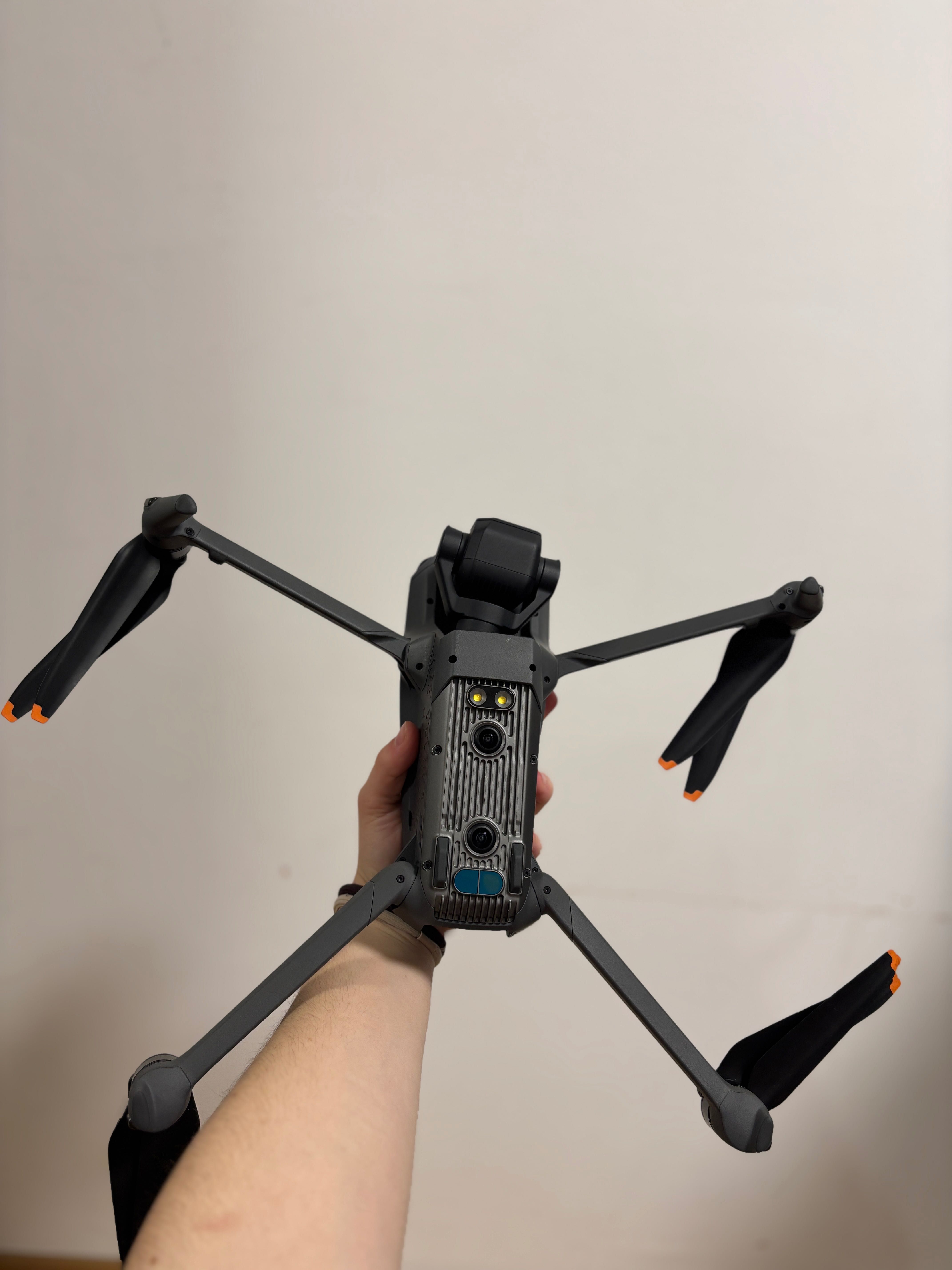 Дрон DJI Mavic 3