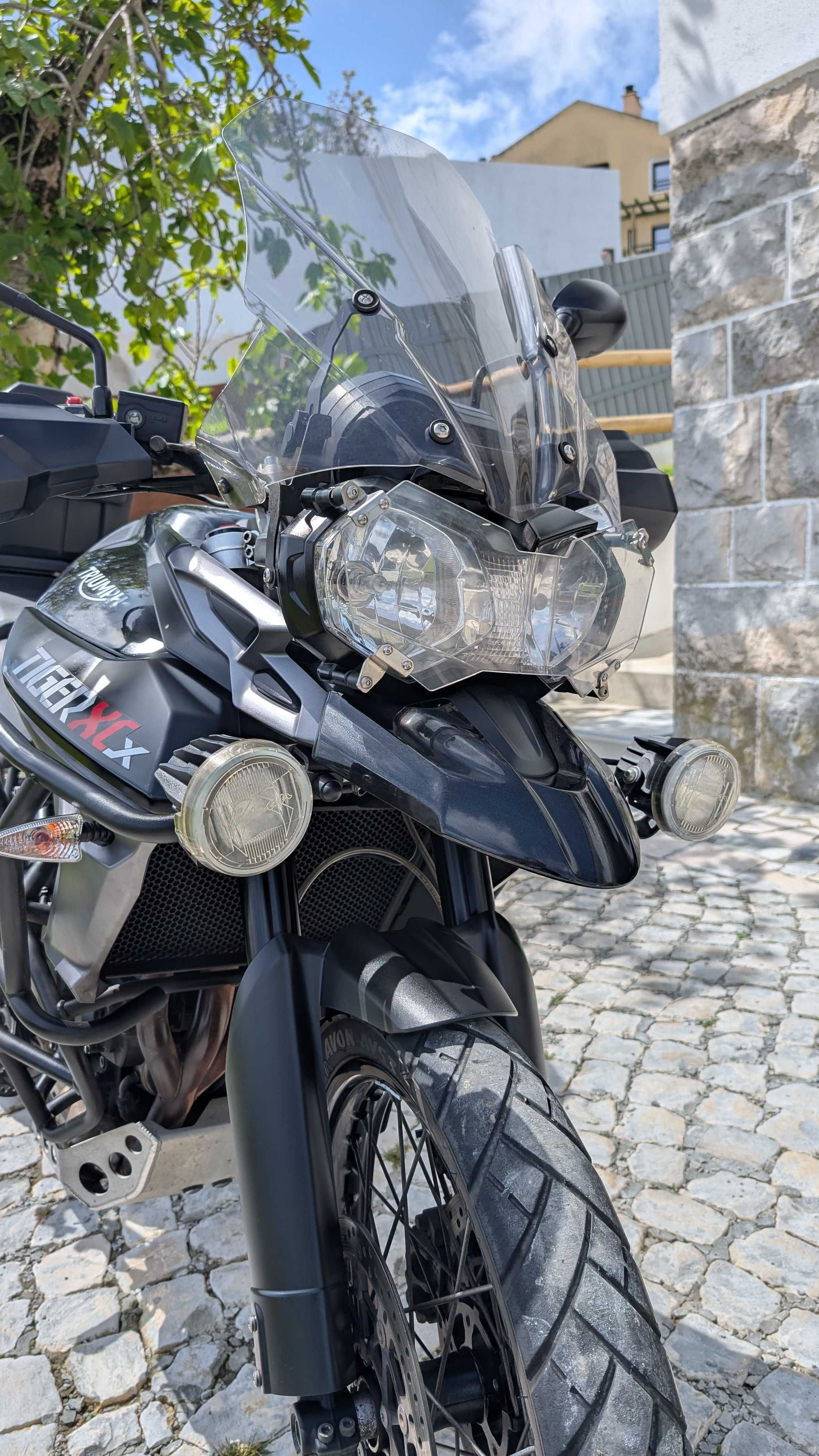 Triumph Tiger 800 XCX