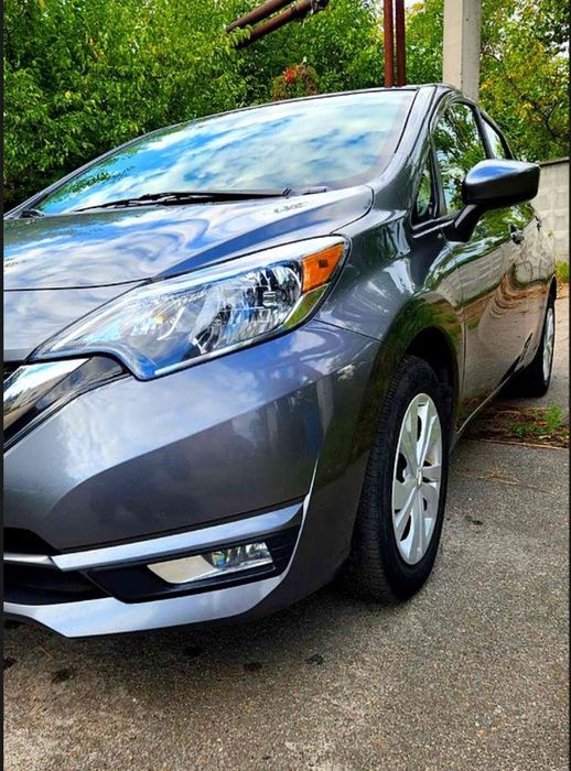 Продається доглянутий Nissan Note Versa 2018 року від власниці