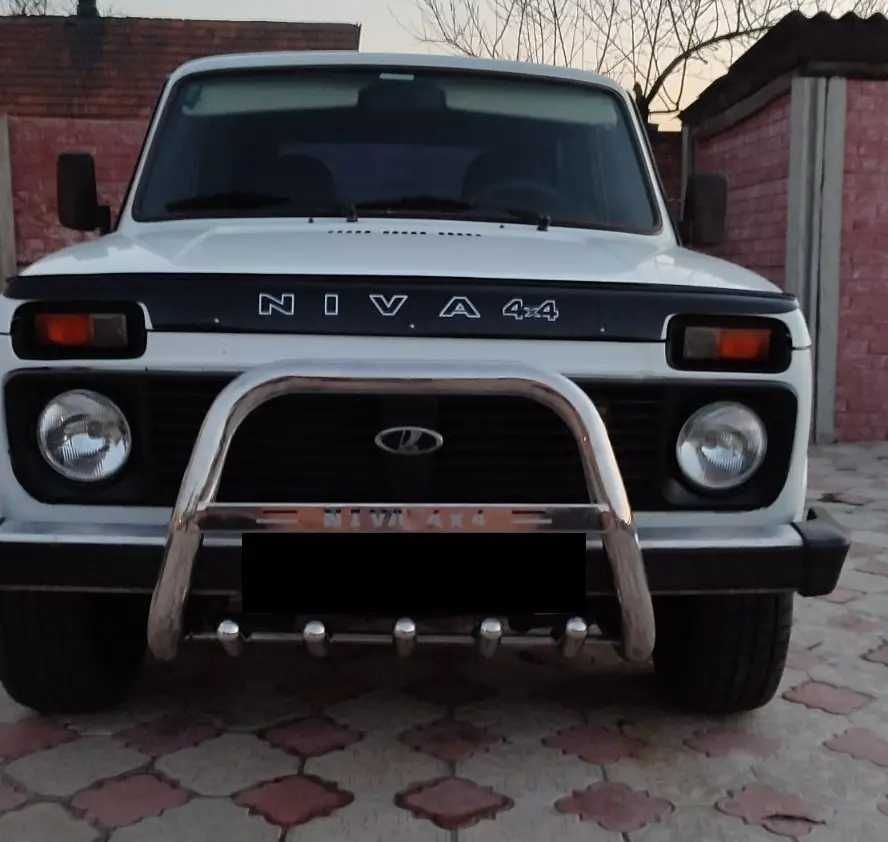 Кенгурятник Lada Niva дуги захист бамперу пороги