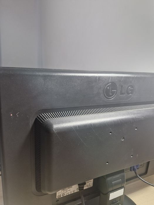 Monitor LG FLATRON W2242W 22" 1680×1050 VGA