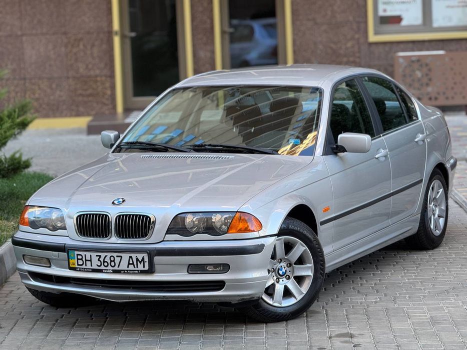 Продам BMW E46 2000 року.