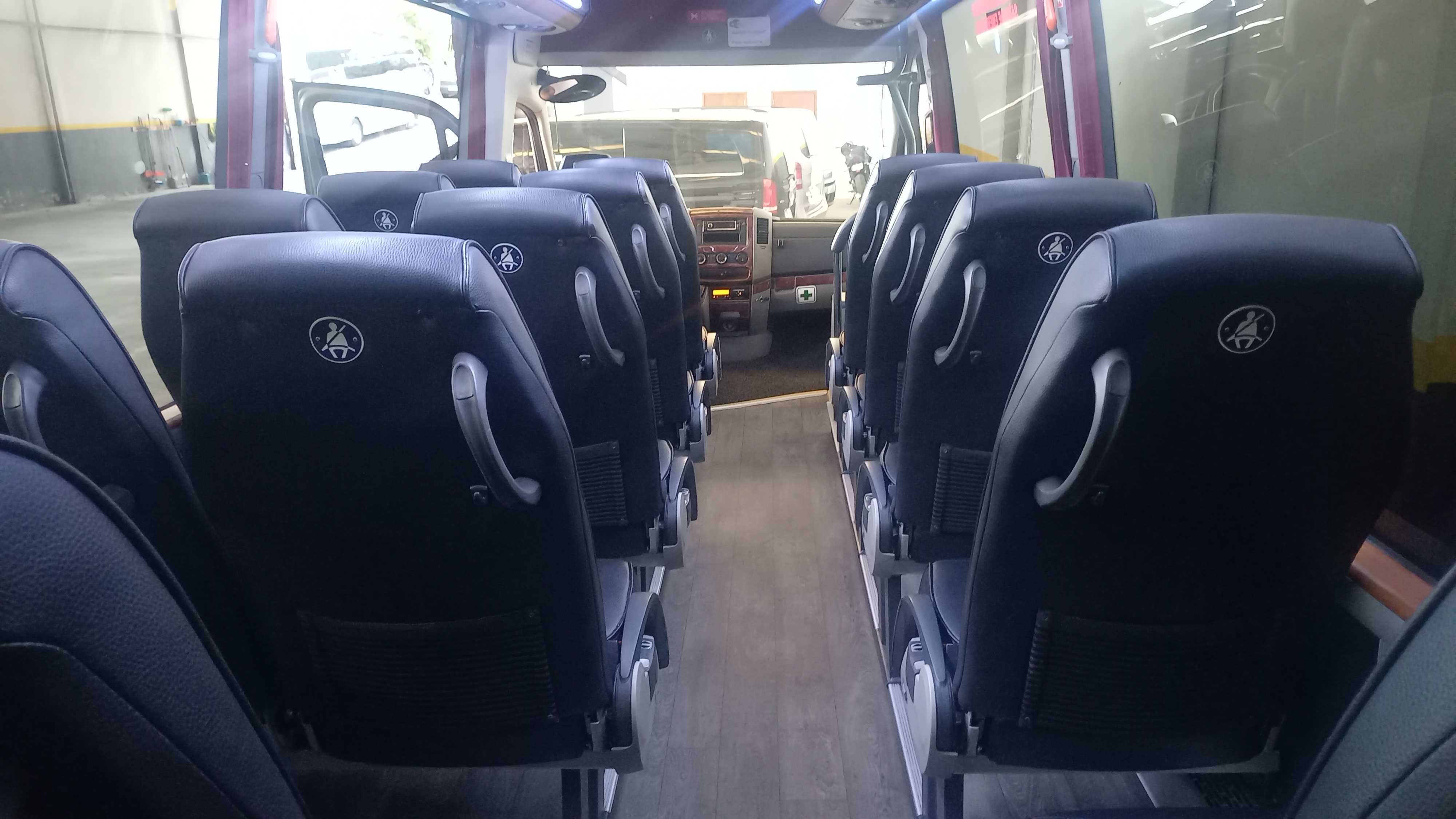 Mercedes Sprinter Minibus